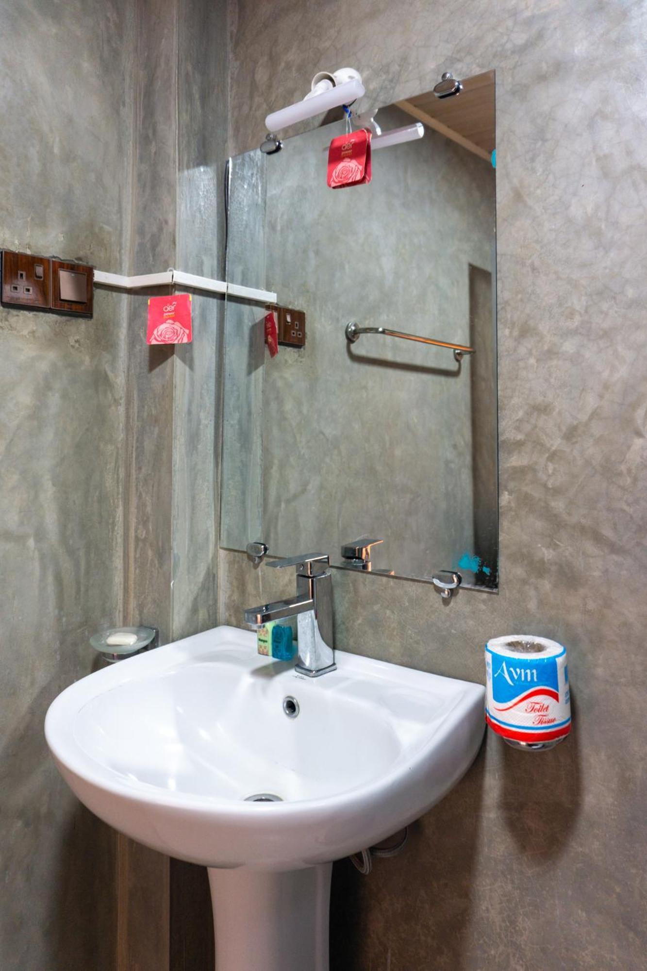 Refresh Inn 埃拉 外观 照片